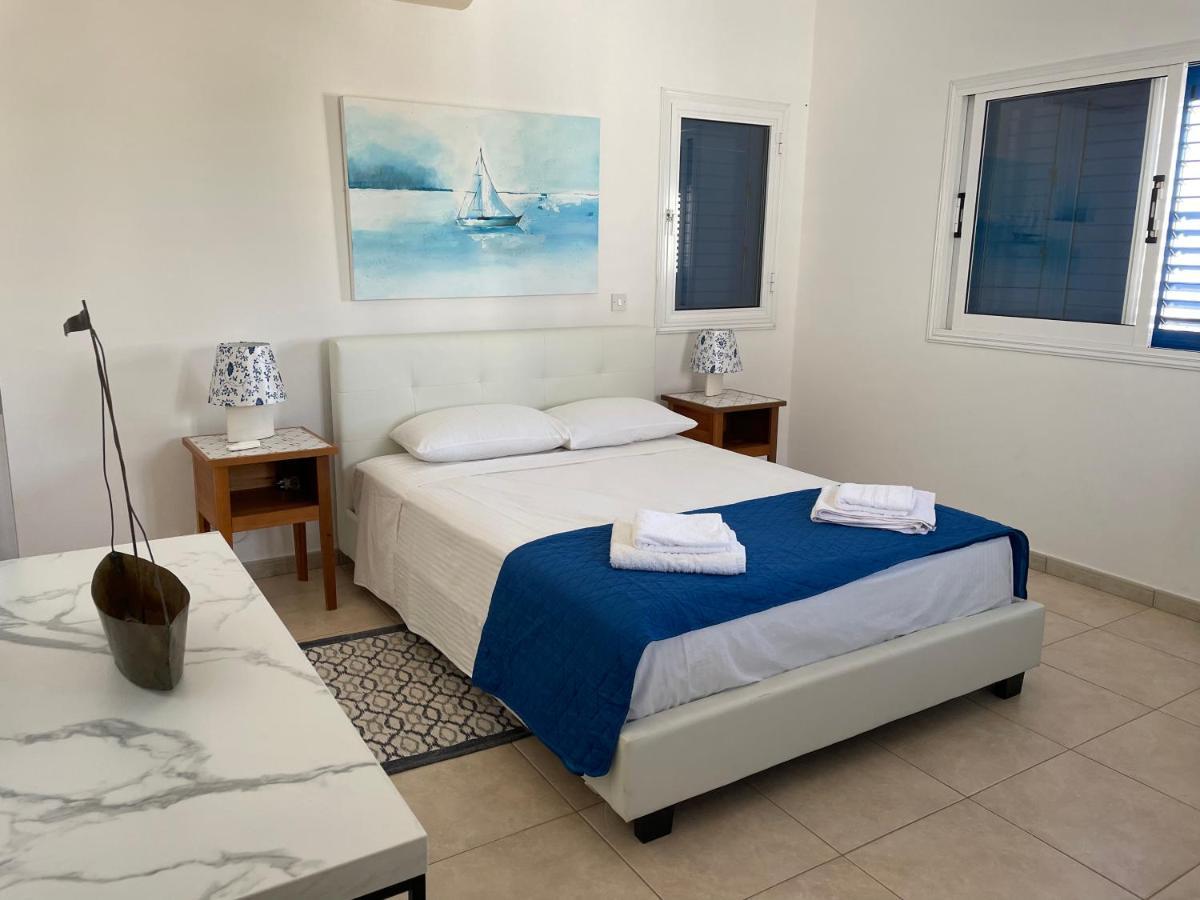 Sol y Mar Malama Villa Paralimni Bagian luar foto