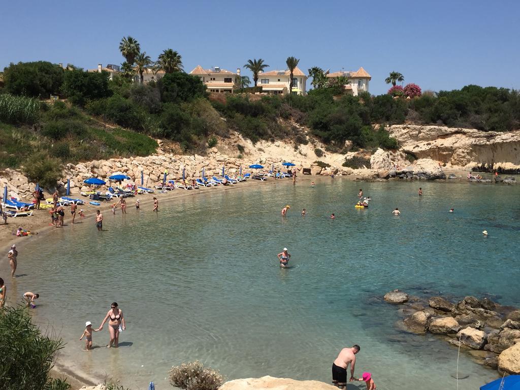 Sol y Mar Malama Villa Paralimni Bagian luar foto